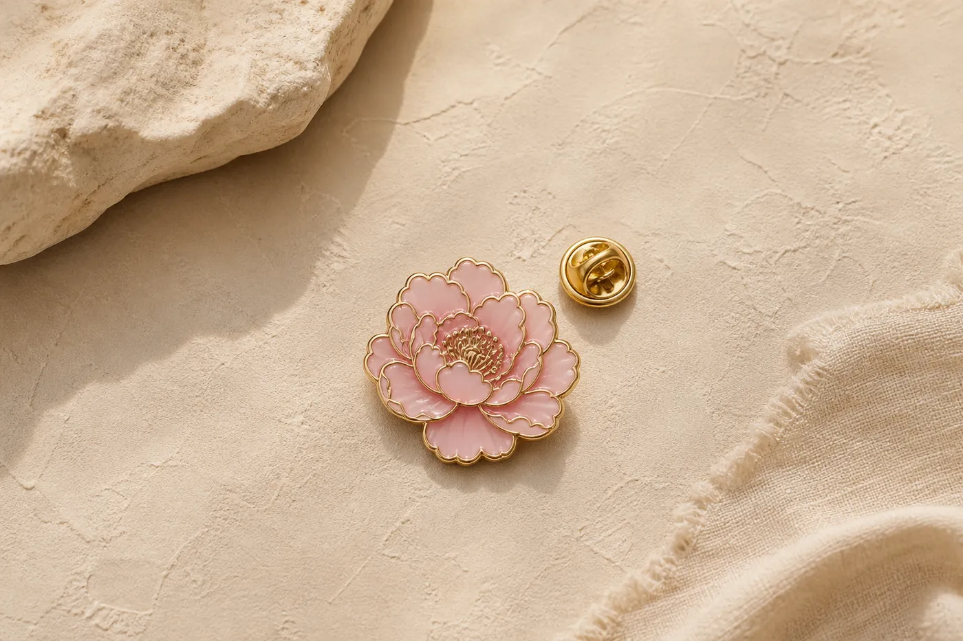 Pin's Émaillé Fleur Signature